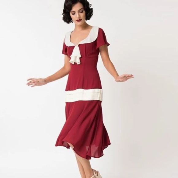 Unique Vintage 1920s Burgundy & Pink Wilshire Flapper Day Dress
Medium (6-8) - Picture 6 of 12